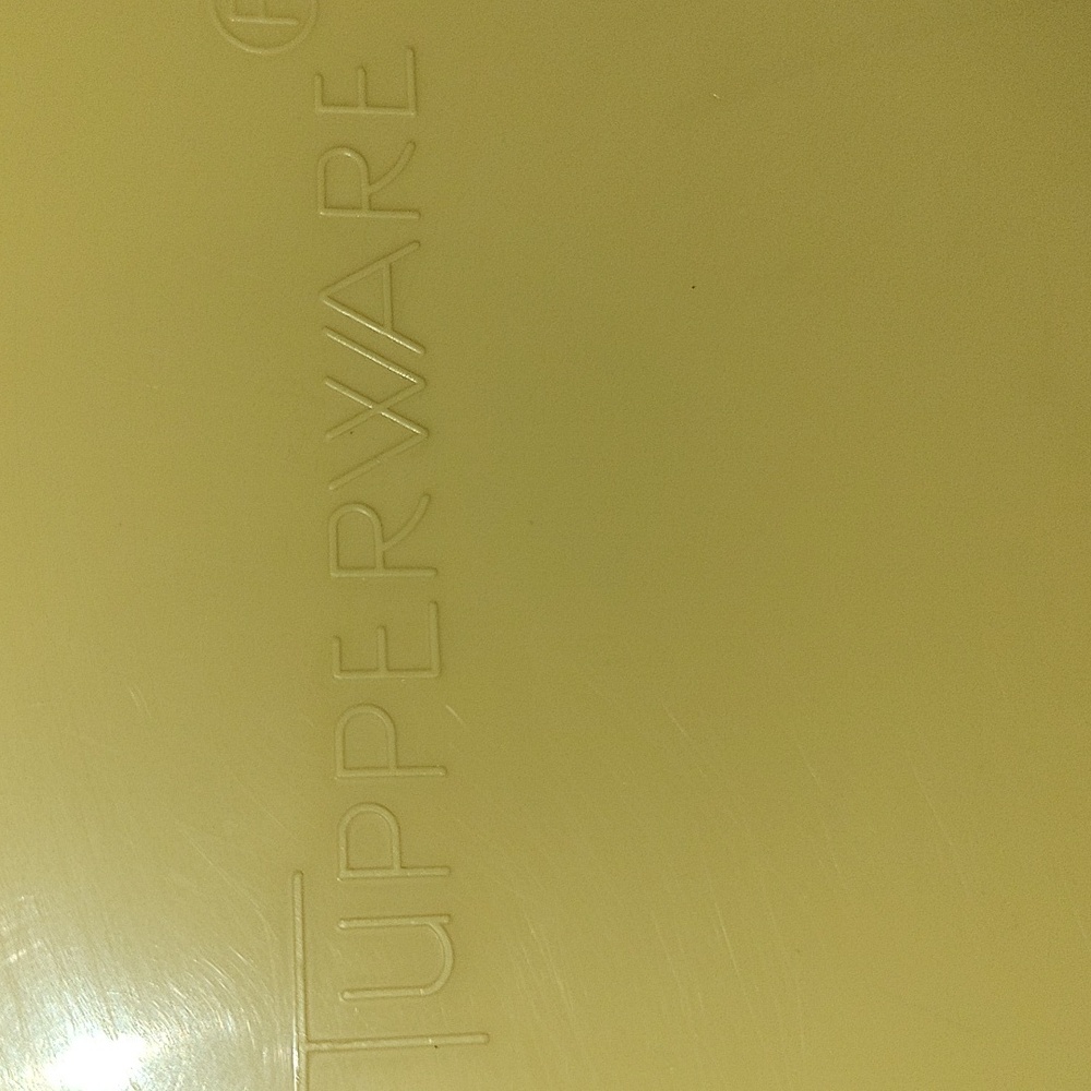 Tupperware: Cake Carrier - Picture 4 of 6